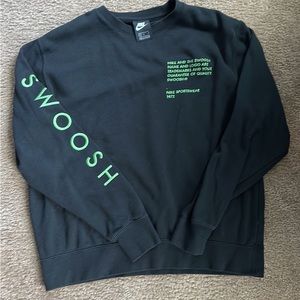 Men’s size large Nike swoosh sweatshirt crewneck
